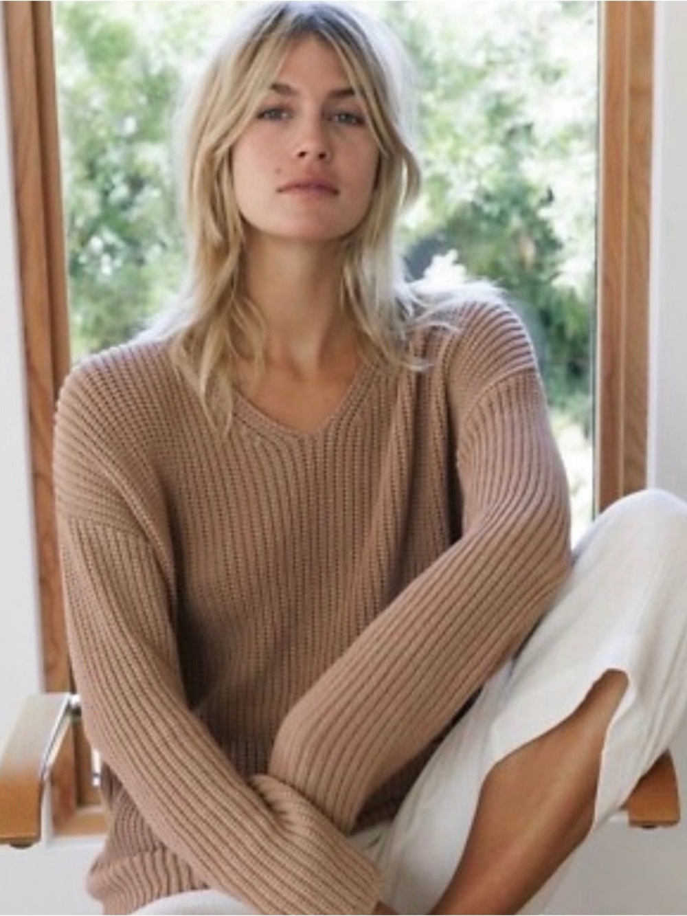 Jenni Kayne Ribbed V-Neck Sweater in Maive